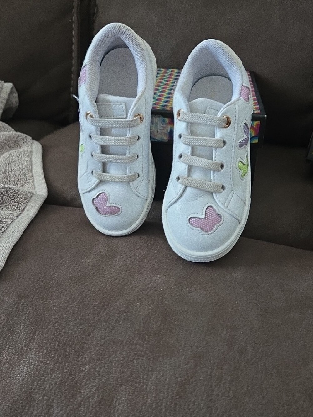 Kids White Butterfly Embroidered Sneaker & Multicolor Metallic Sandal Duo - Picture 8 of 12